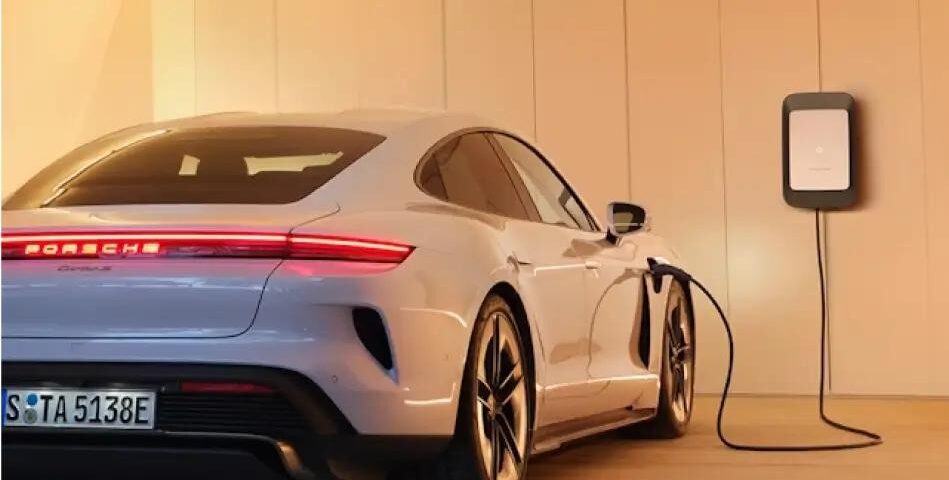 Porsche buying guide comparing petrol, hybrid and electric models in 2026